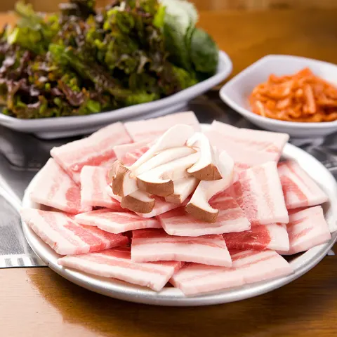 수육/보쌈용 삼겸살 1kg+1kg (21,990원/무료)