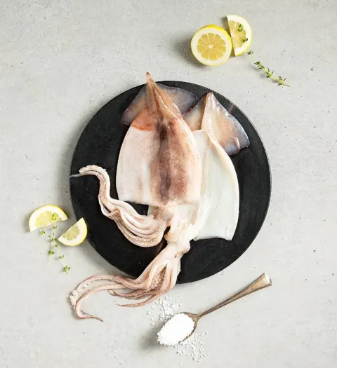 국내산 냉동 손질오징어 1kg 5마리,한돈 냉장 목살1kg,한돈 냉장 앞다리살1.5kg (13,950/무료)