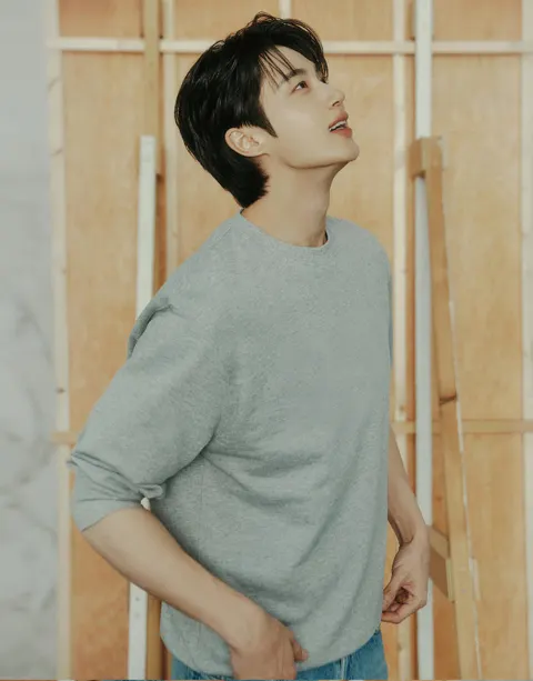 지오다노 기본 무지 라운드넥 맨투맨